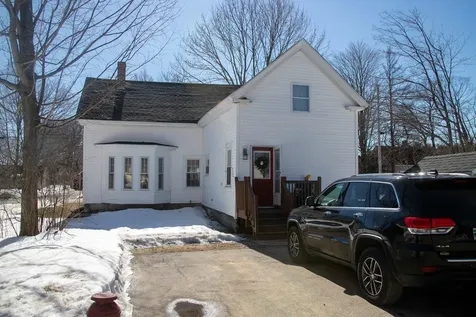18 Maple Street North Berwick ME 03906