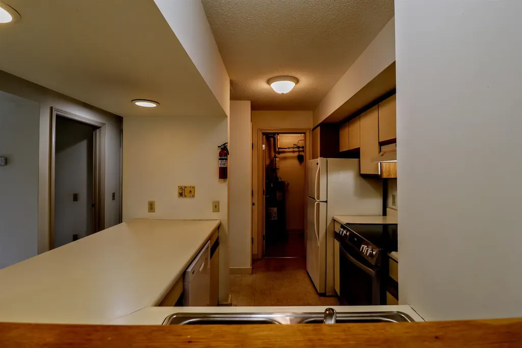 30 Wolf Road Lebanon NH 03766