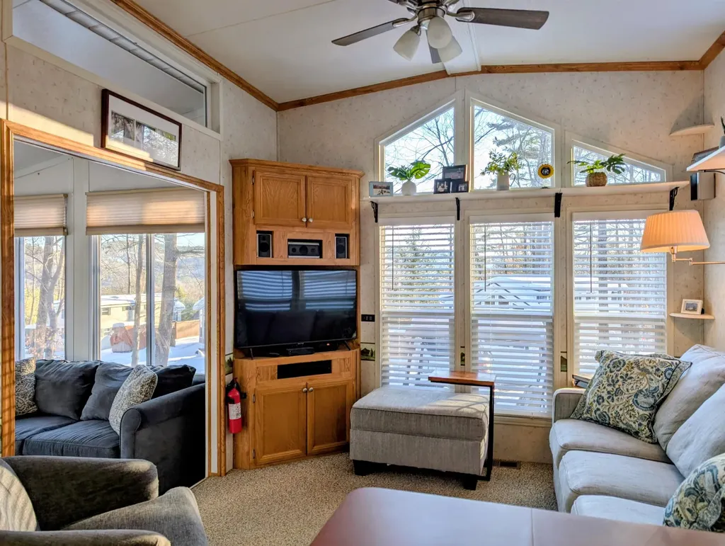 265 High Country Way Holderness NH 03245