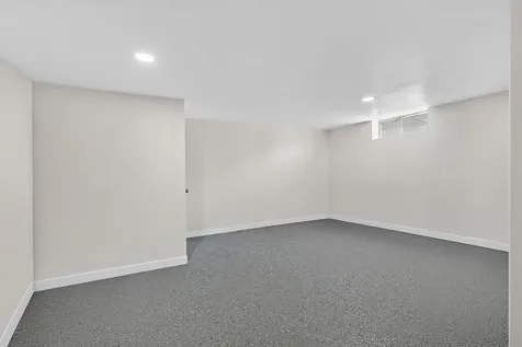 118 River Road Manchester NH 03104