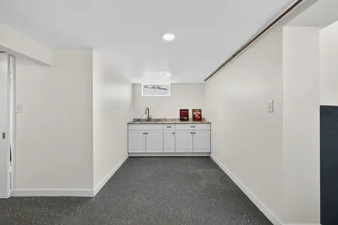 118 River Road Manchester NH 03104