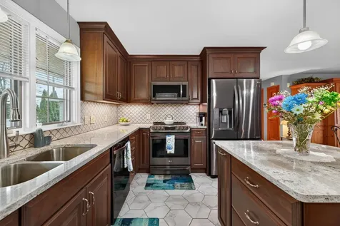 118 River Road Manchester NH 03104