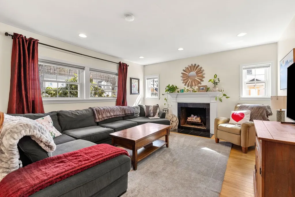23 Eastman Street Nashua NH 03060