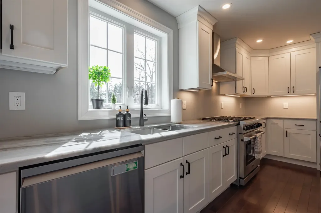 285B Webster Street Hudson NH 03051