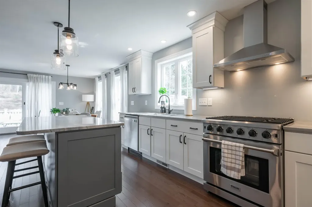 285B Webster Street Hudson NH 03051
