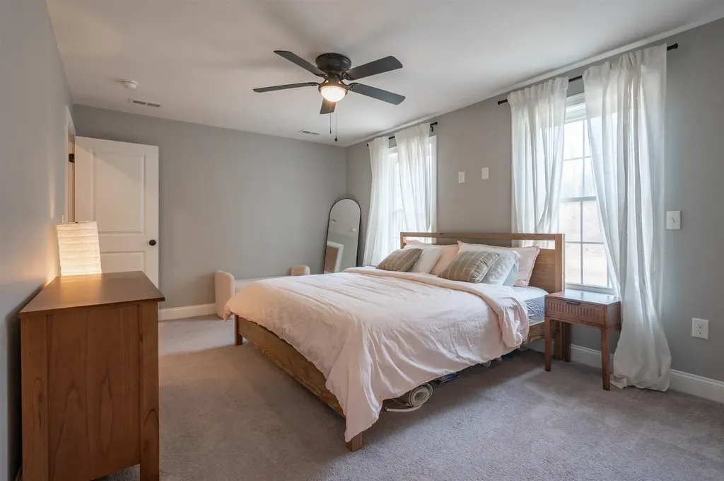 285B Webster Street Hudson NH 03051