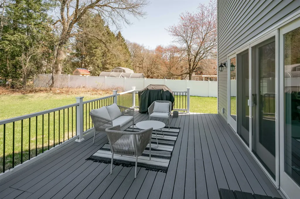 285B Webster Street Hudson NH 03051