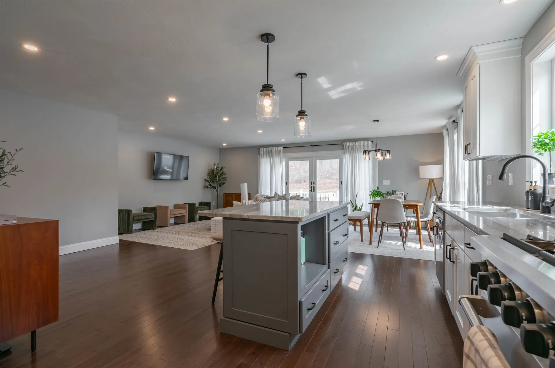 285B Webster Street Hudson NH 03051