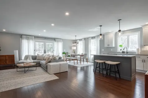 285B Webster Street Hudson NH 03051