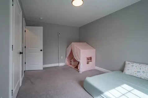 285B Webster Street Hudson NH 03051