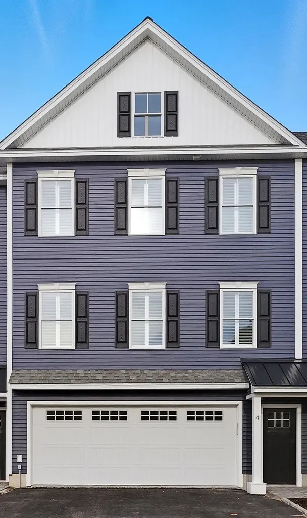 32 Elise Avenue Londonderry NH 03053