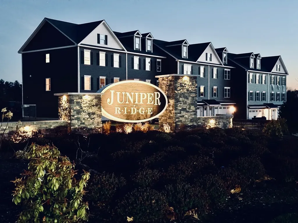 32 Elise Avenue Londonderry NH 03053