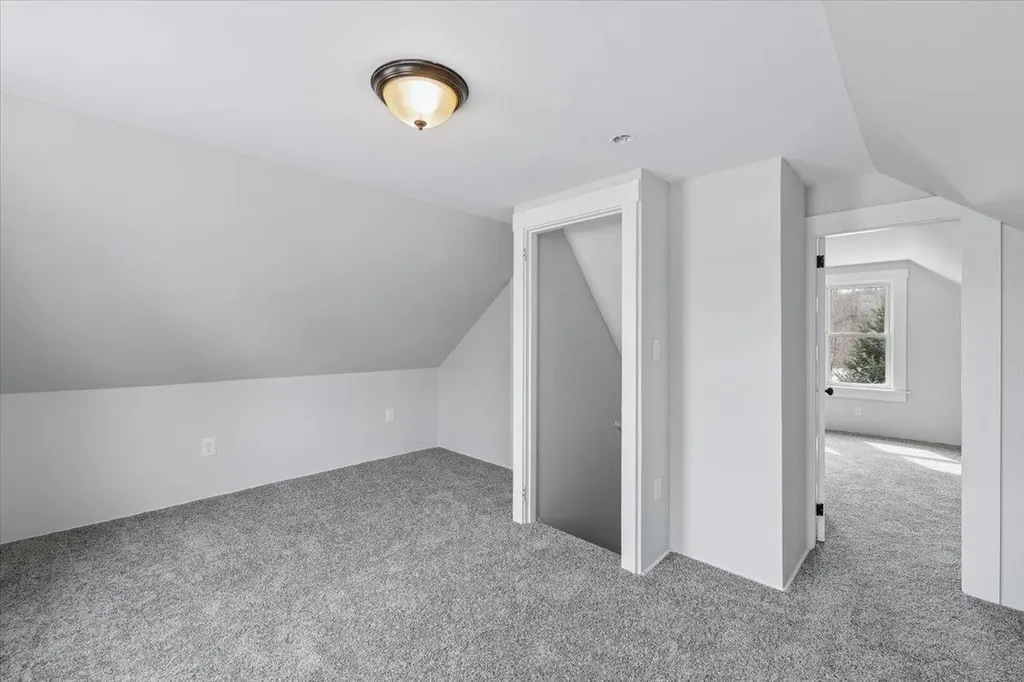 13 Hawthorne Street Plymouth NH 03264