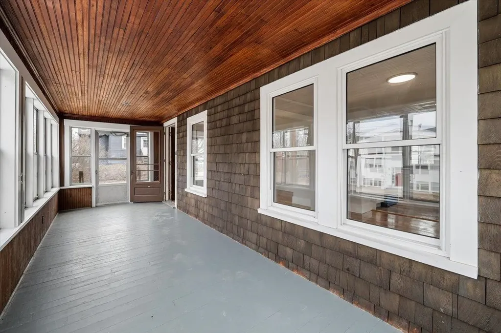 13 Hawthorne Street Plymouth NH 03264