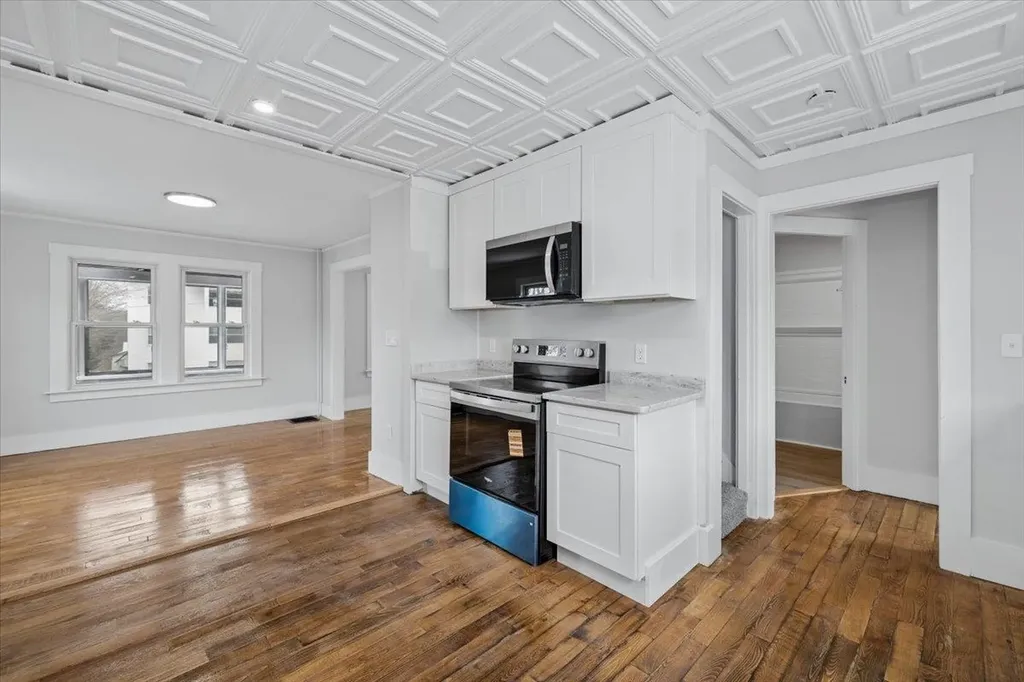 13 Hawthorne Street Plymouth NH 03264