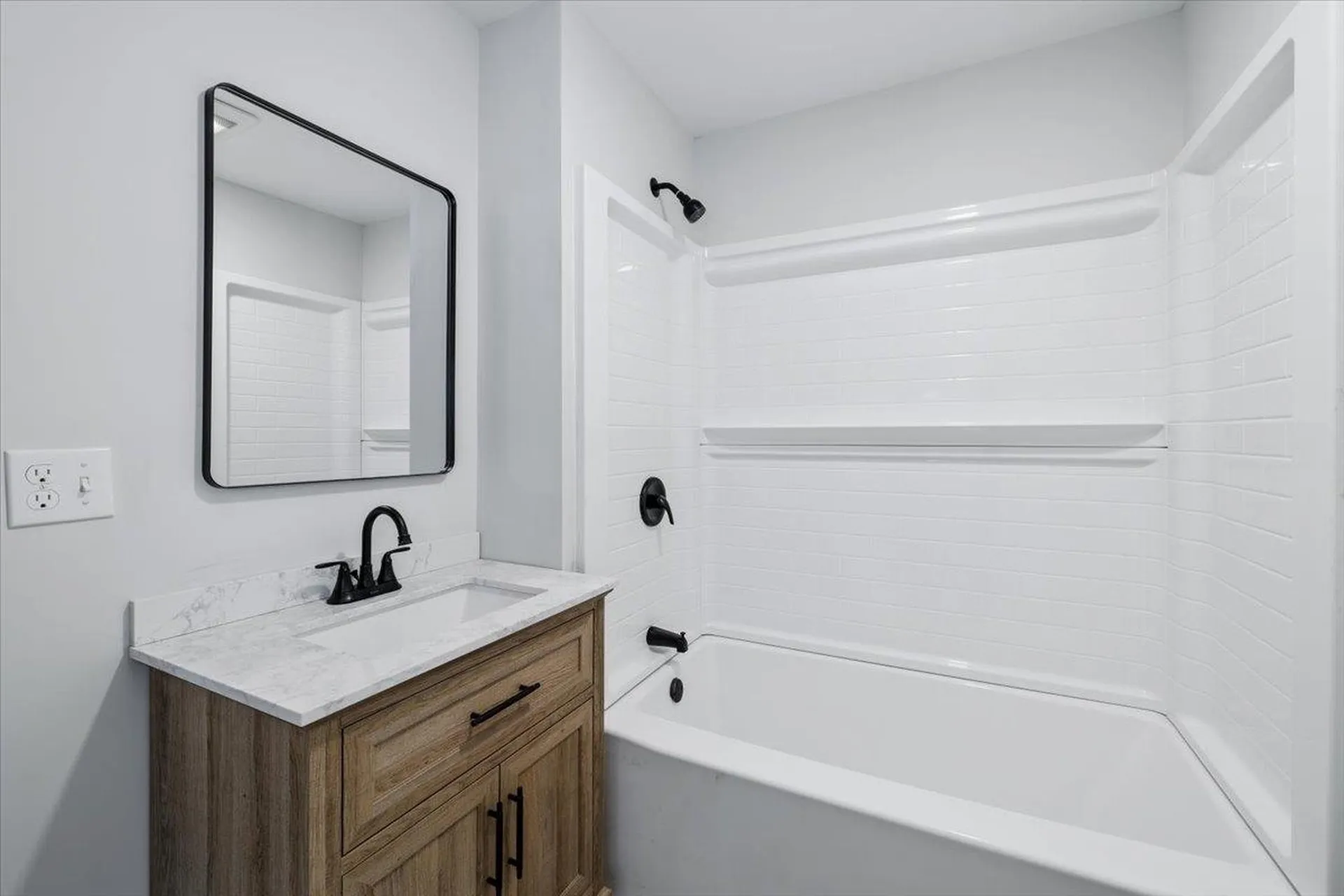 13 Hawthorne Street Plymouth NH 03264