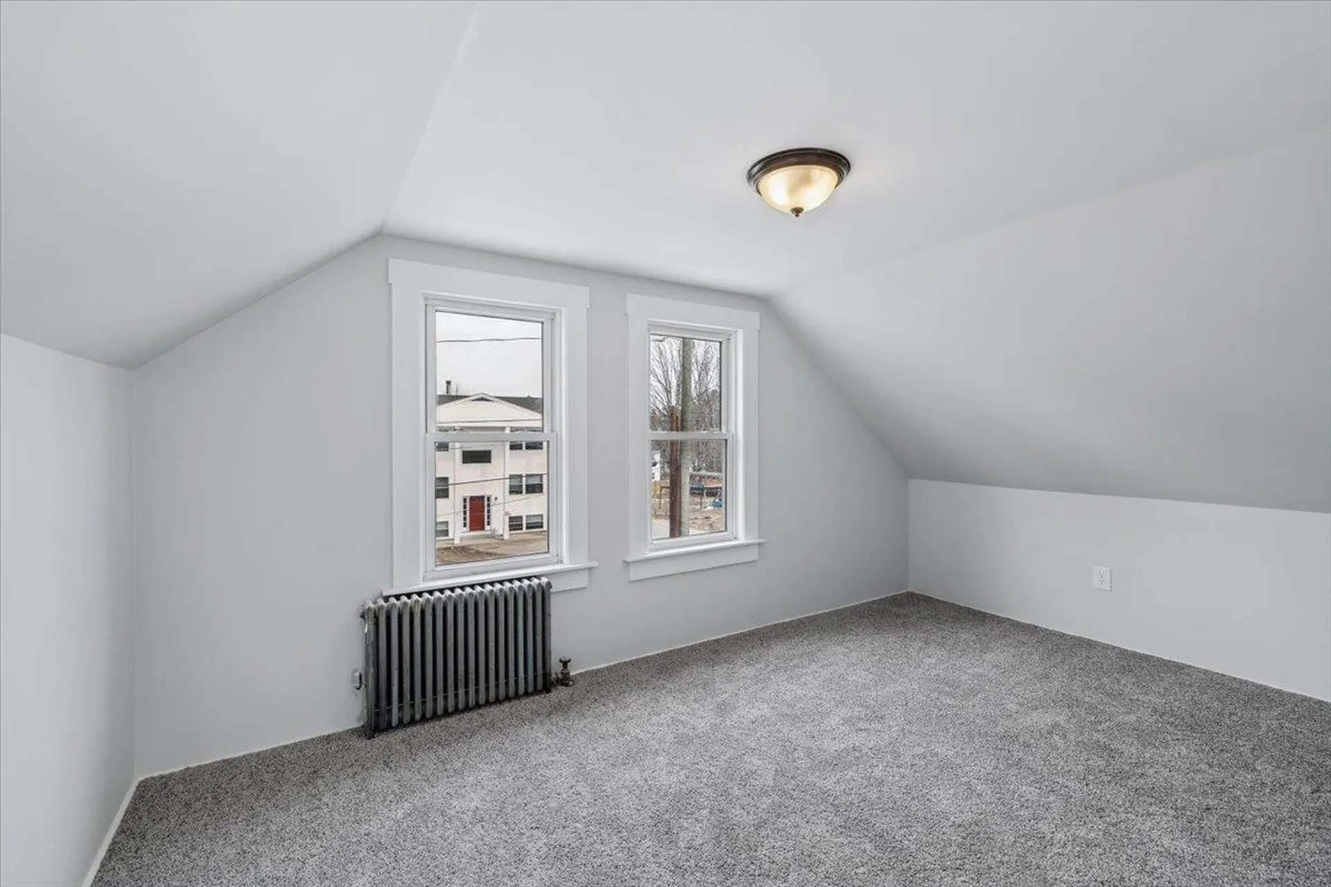 13 Hawthorne Street Plymouth NH 03264