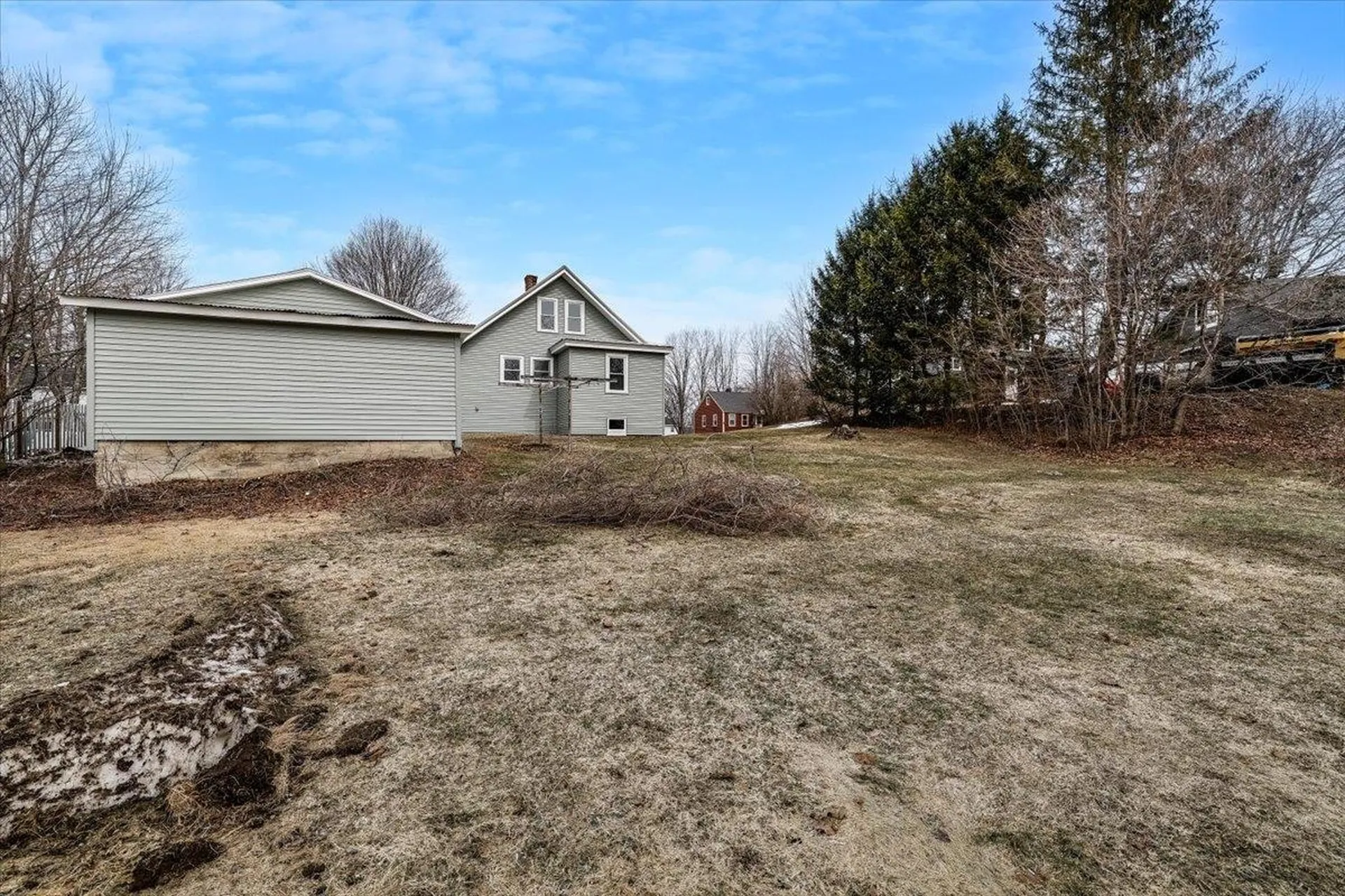 13 Hawthorne Street Plymouth NH 03264