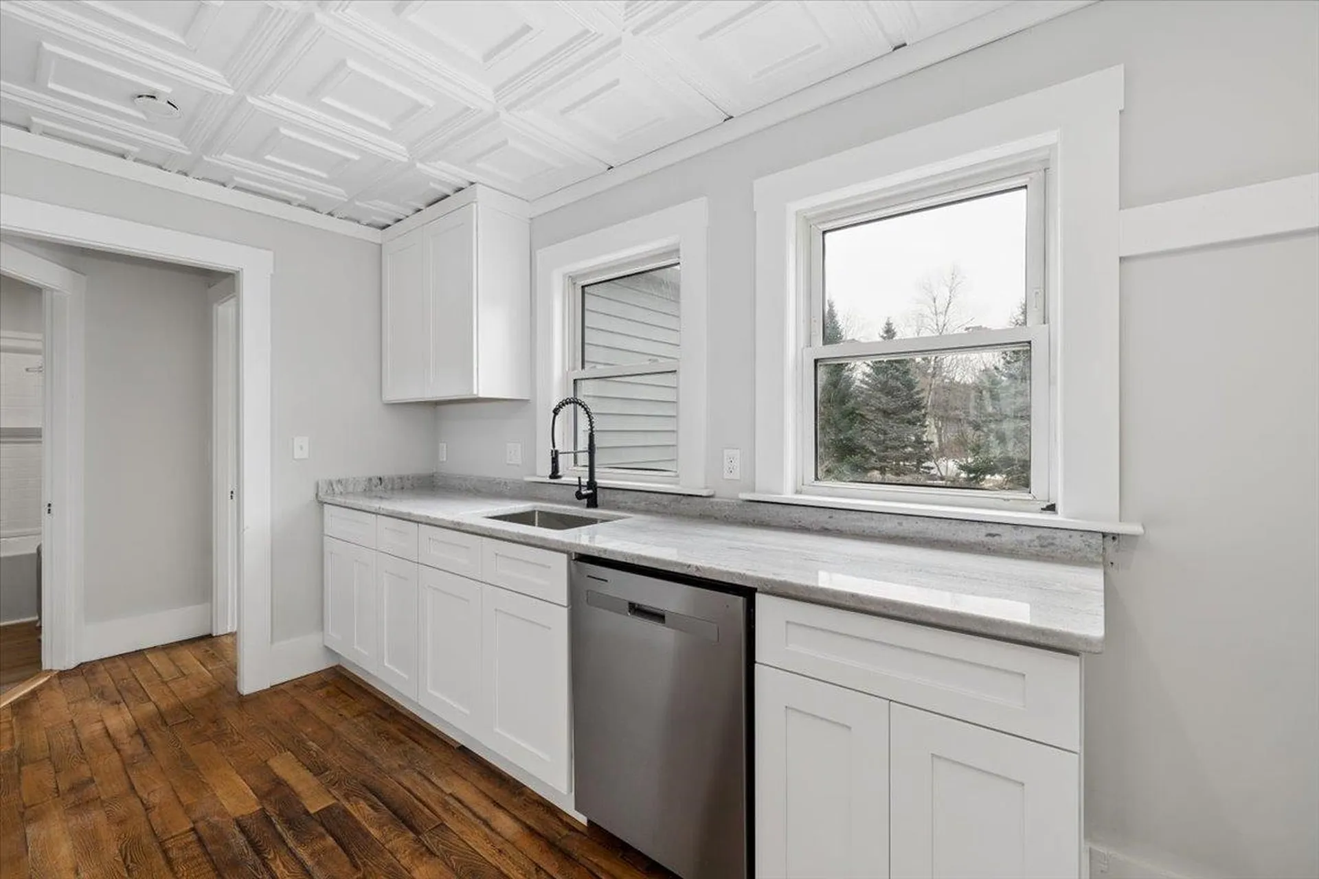 13 Hawthorne Street Plymouth NH 03264