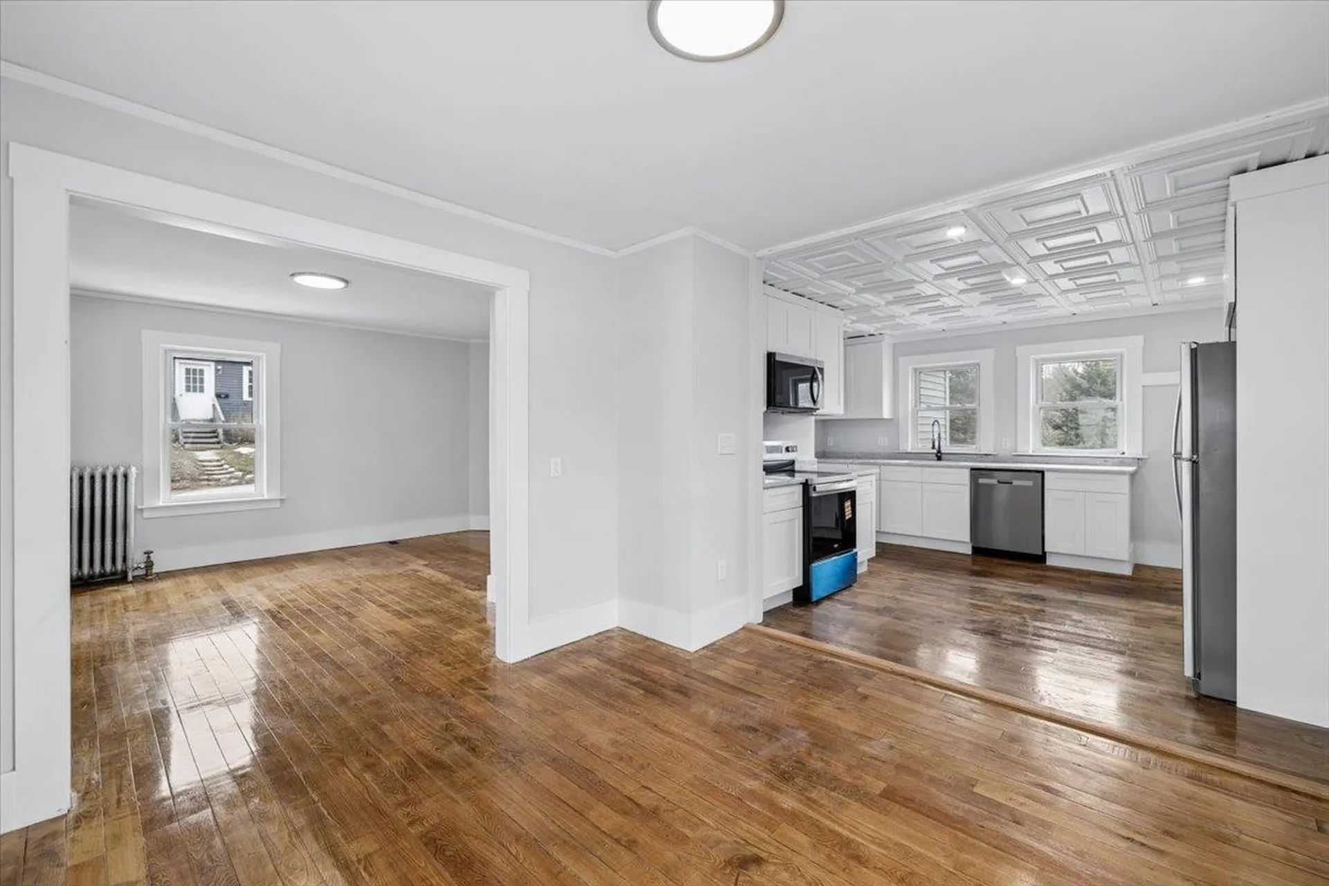 13 Hawthorne Street Plymouth NH 03264