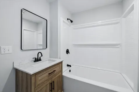 13 Hawthorne Street Plymouth NH 03264