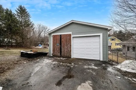 13 Hawthorne Street Plymouth NH 03264