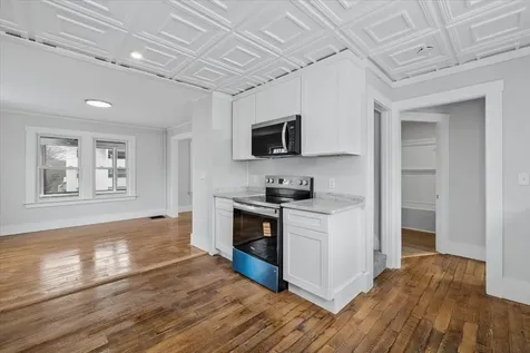 13 Hawthorne Street Plymouth NH 03264