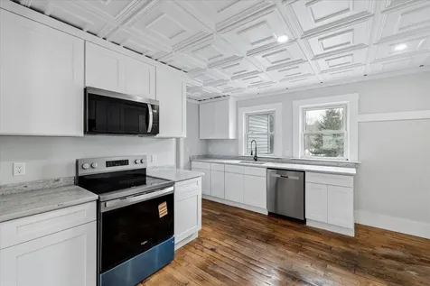 13 Hawthorne Street Plymouth NH 03264