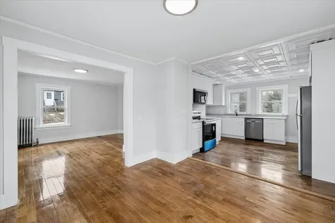 13 Hawthorne Street Plymouth NH 03264