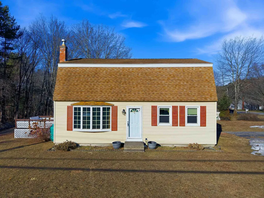 48 Dracut Road Hudson NH 03051