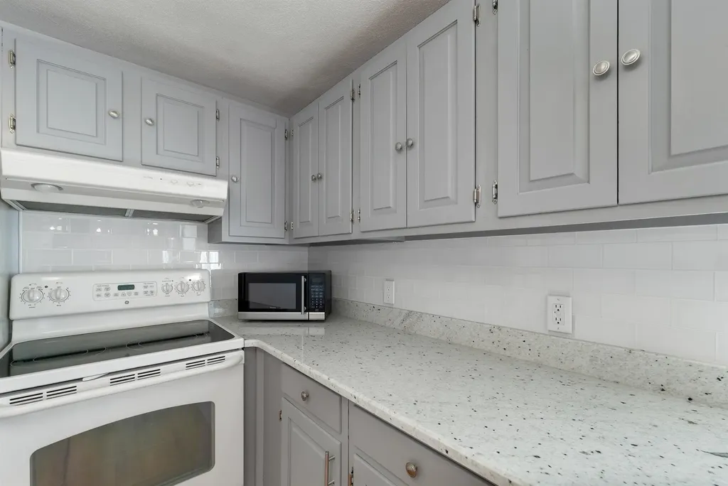 68 Kings Highway Hampton NH 03842