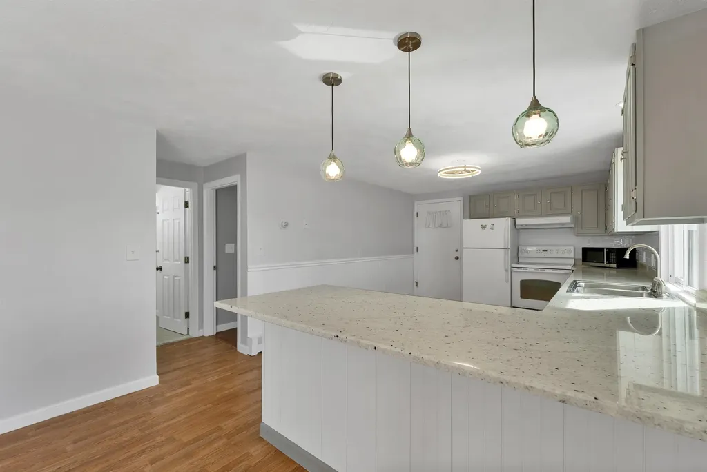 68 Kings Highway Hampton NH 03842