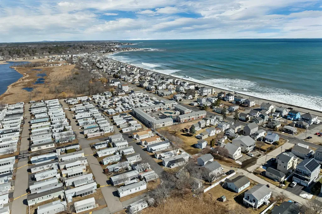 68 Kings Highway Hampton NH 03842