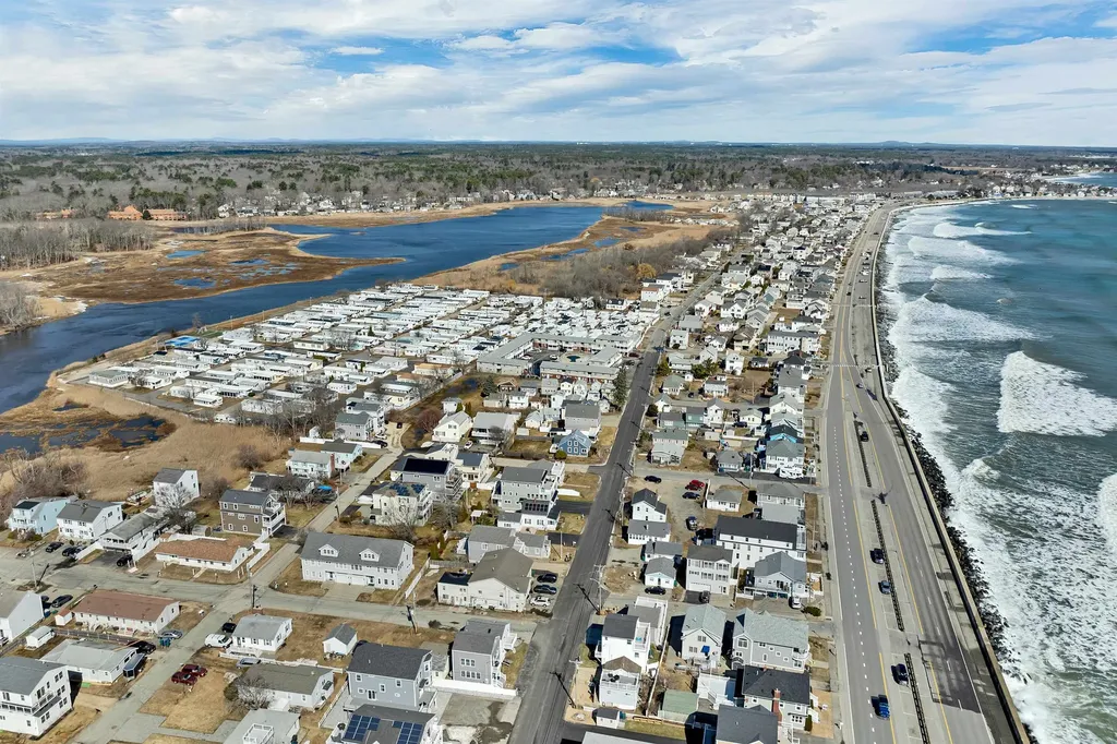 68 Kings Highway Hampton NH 03842