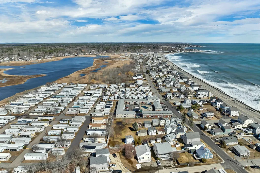 68 Kings Highway Hampton NH 03842