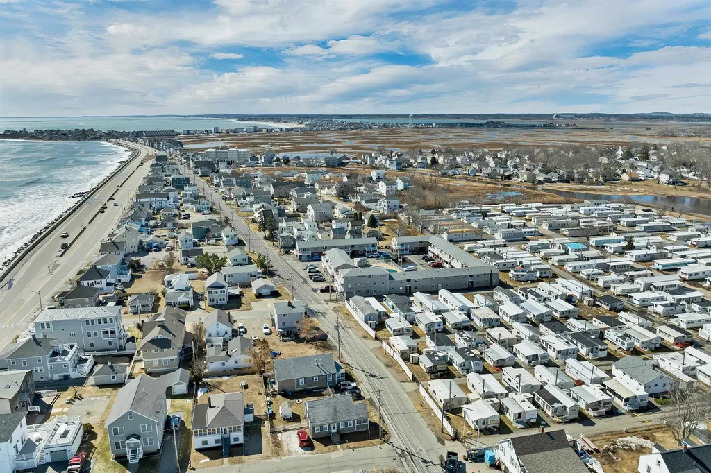 68 Kings Highway Hampton NH 03842