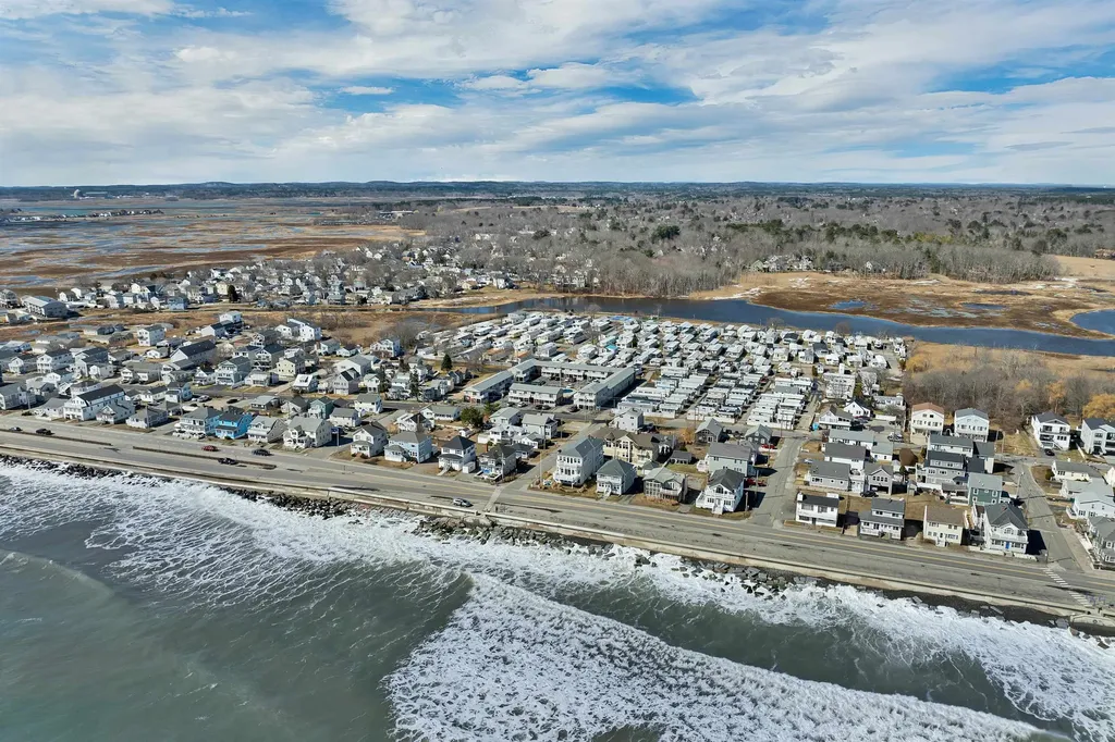 68 Kings Highway Hampton NH 03842