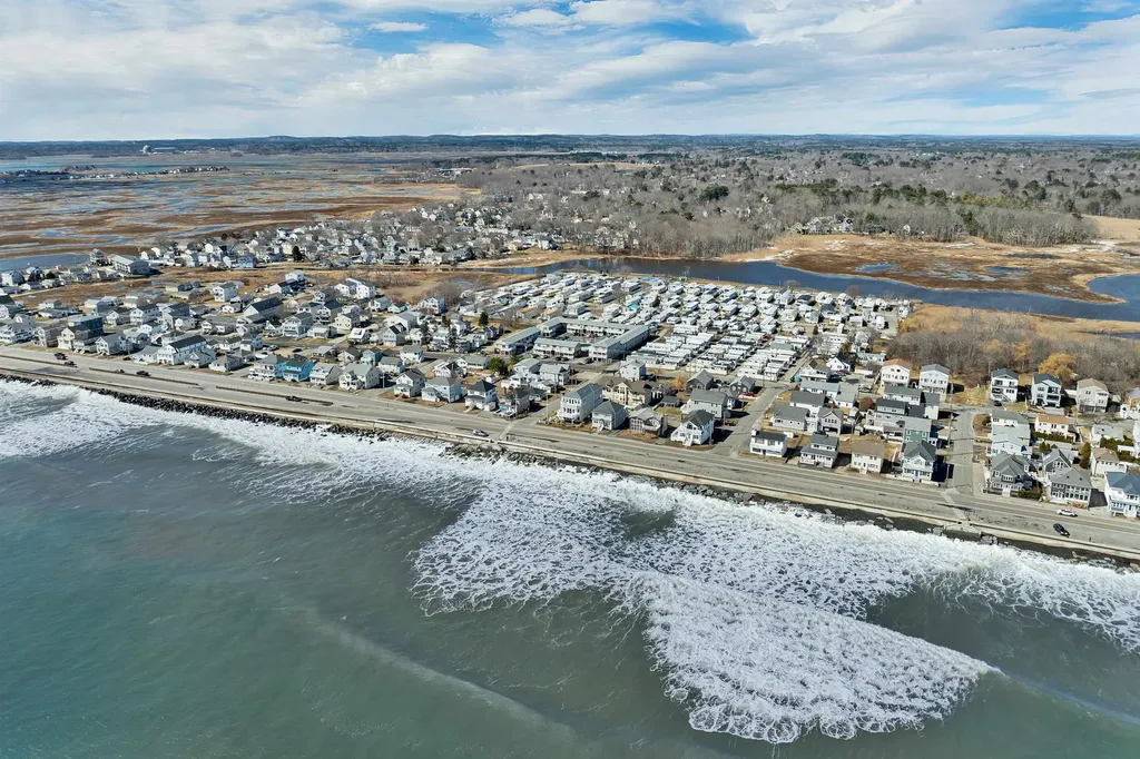 68 Kings Highway Hampton NH 03842