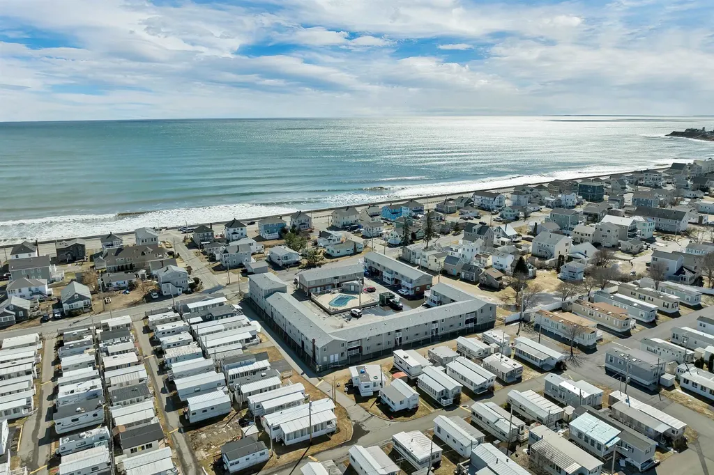 68 Kings Highway Hampton NH 03842