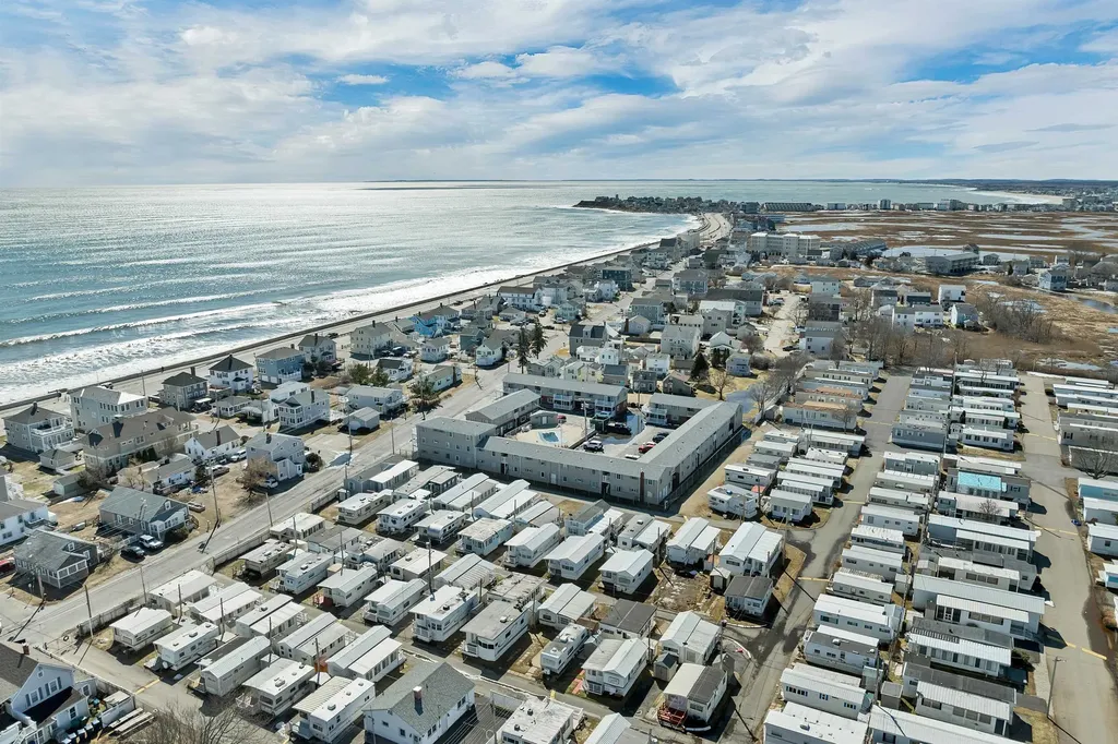 68 Kings Highway Hampton NH 03842