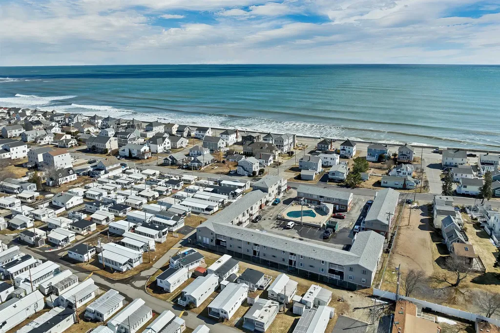 68 Kings Highway Hampton NH 03842