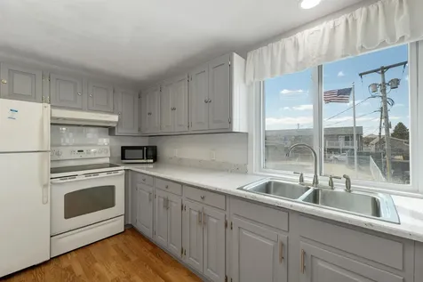 68 Kings Highway Hampton NH 03842