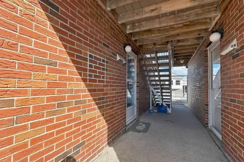 68 Kings Highway Hampton NH 03842