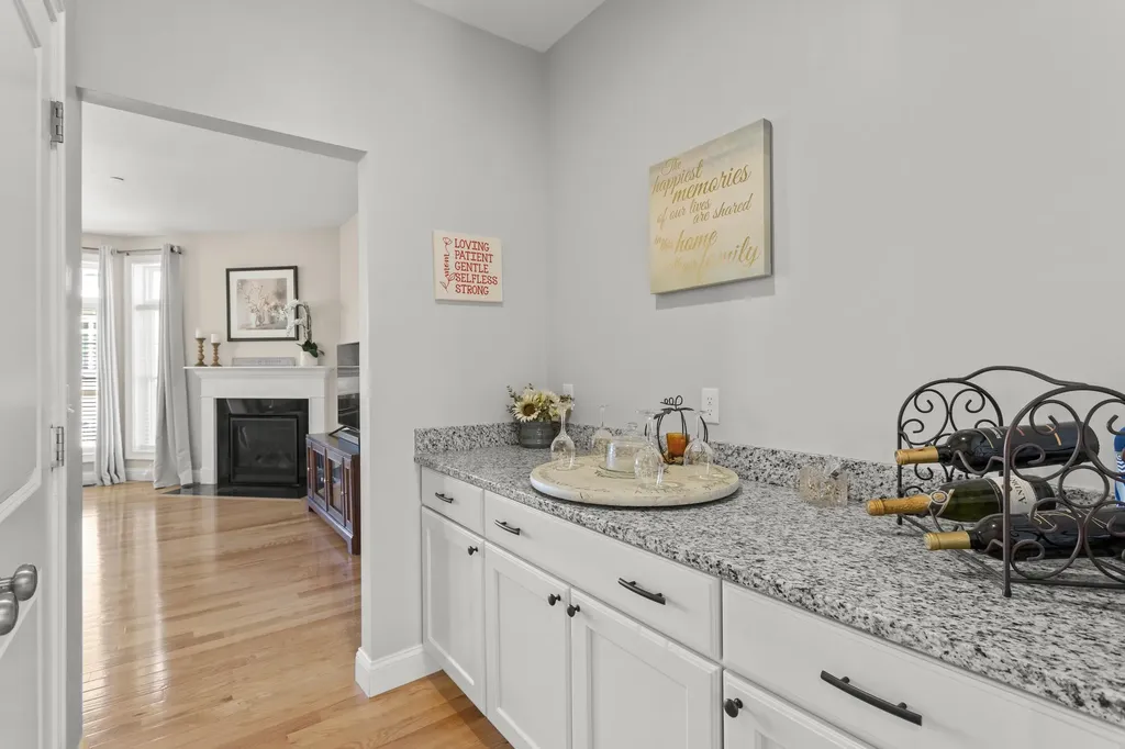 14 Manor Drive Hooksett NH 03106