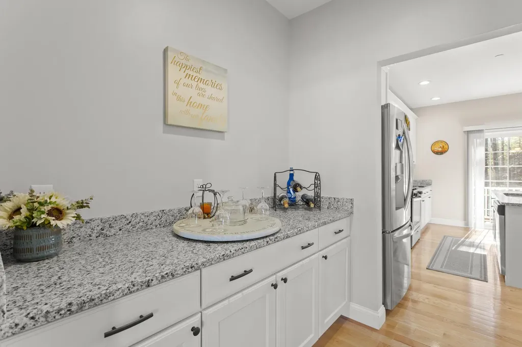 14 Manor Drive Hooksett NH 03106