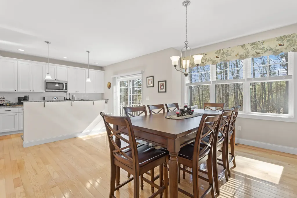 14 Manor Drive Hooksett NH 03106