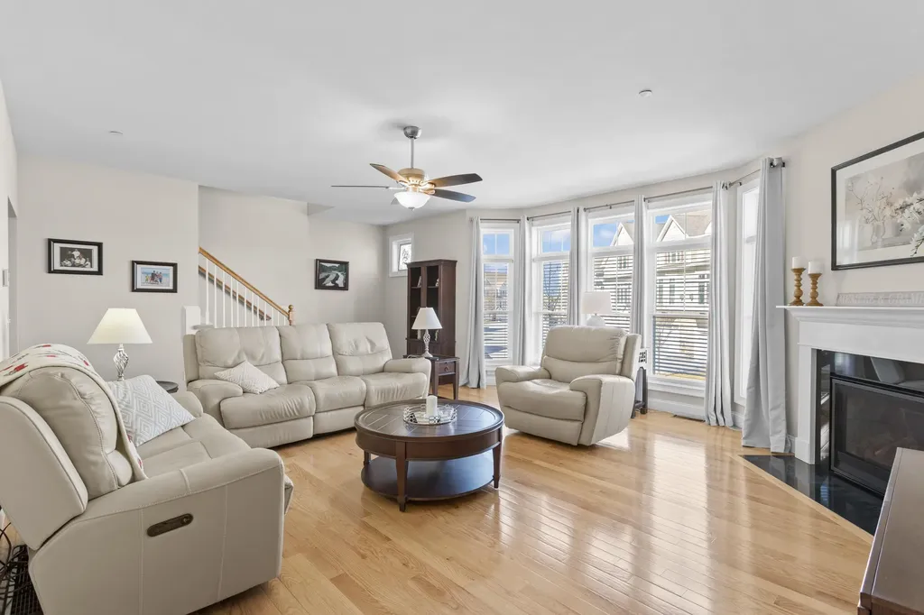 14 Manor Drive Hooksett NH 03106