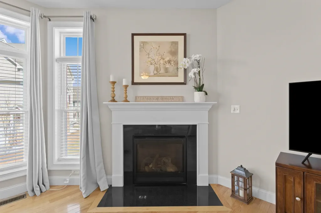 14 Manor Drive Hooksett NH 03106