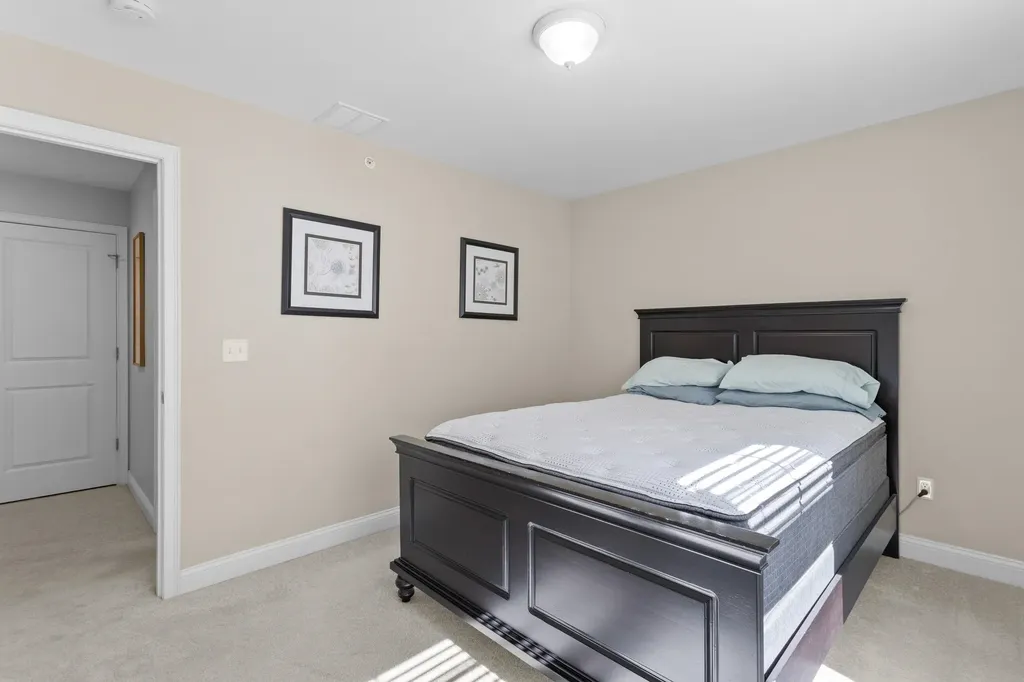 14 Manor Drive Hooksett NH 03106