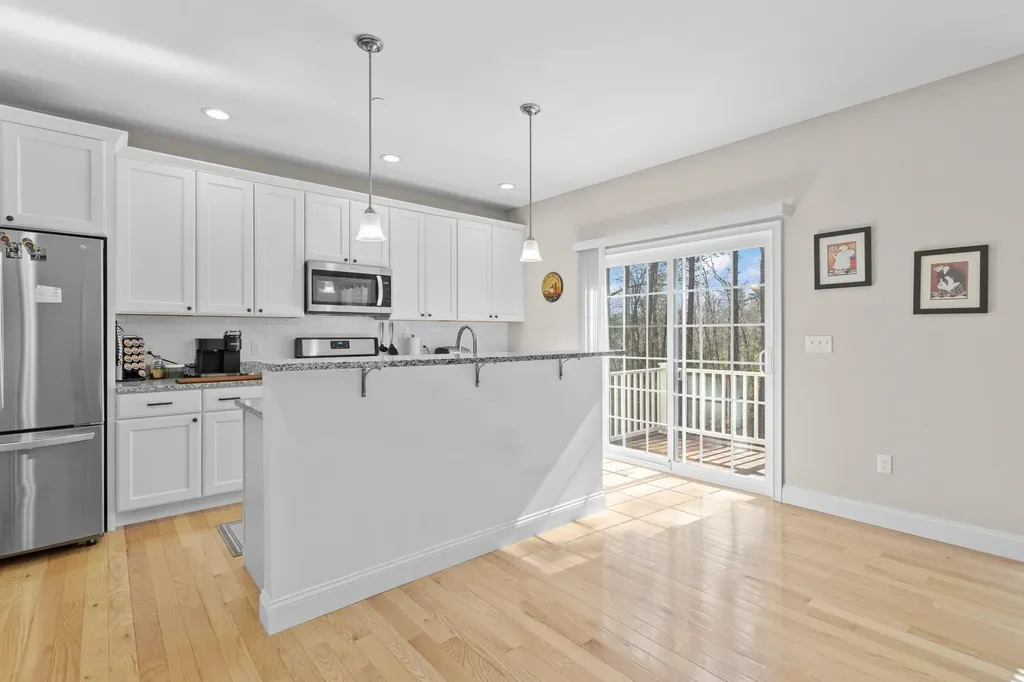 14 Manor Drive Hooksett NH 03106